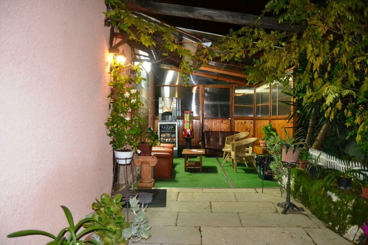 Aurora Boreale Hotel Rome Exterior photo
